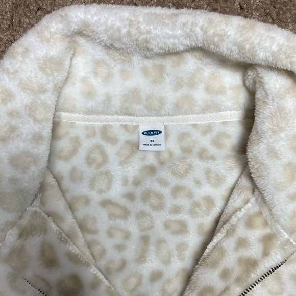 OLD NAVY 2 PIECE FLEECE SET. SIZE SMALL. EXCELLENT CONDITION. - Picture 6 of 9